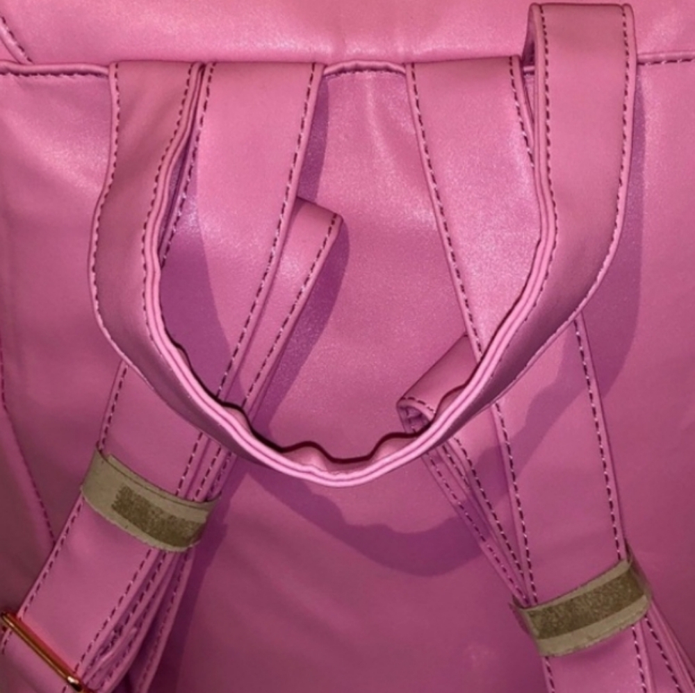 Pink beautiful backpack🍓price is firm🍓 - Picture 3 of 3